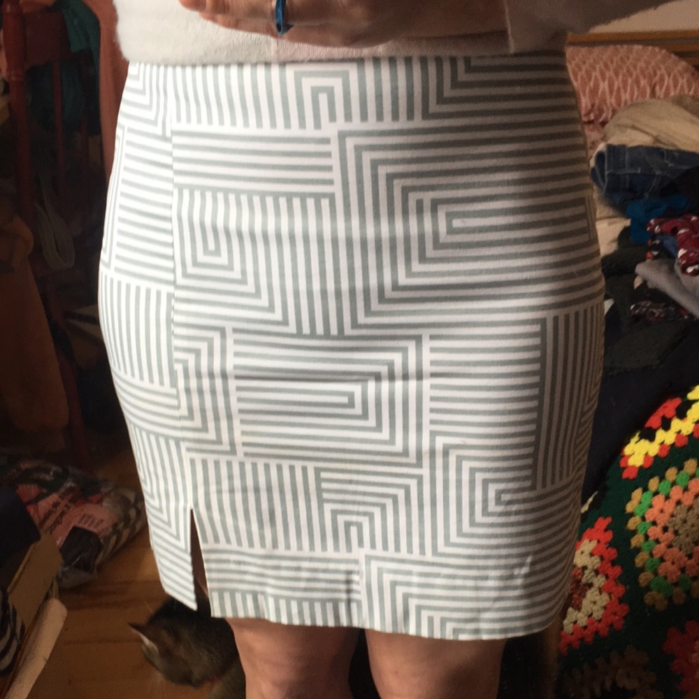 SOLD🌺Kate Spade Saturday mini skirt size 4 - Picture 2 of 10